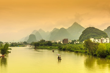 那个国家是世界上第一个实行社会保险制度的国家-