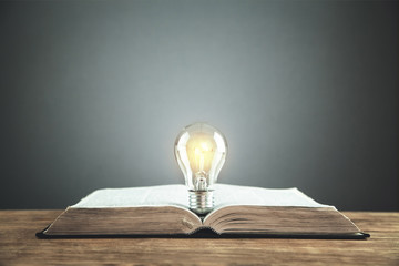 结婚还有离婚的英语怎么说