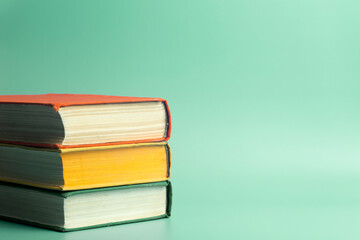 请列出<聊斋>中所有女鬼的名字