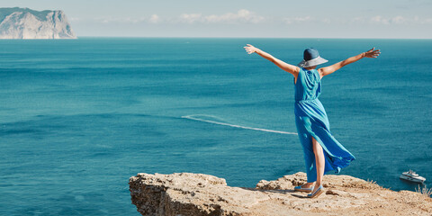 现在高中生都喜欢买什么饰品、玩具、文具？