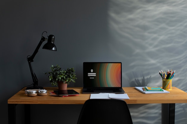 宝钗一家为什么住在贾家